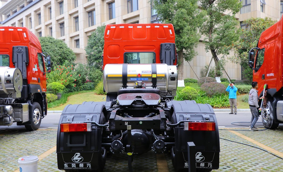 Dongfeng Chenglong 40 Tipper τόνου 6*4 φορτηγό απορρίψεων 375HP CH4250LNG