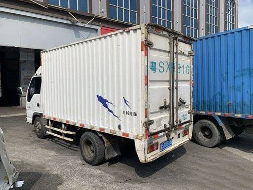 Χρησιμοποιημένο Isuzu φορτίου ευρώ 3 έτους 2012 φορτηγών 90hp 4x2 πρότυπο