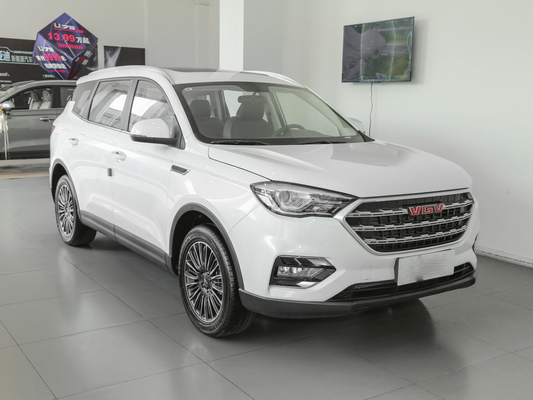 Το λευκό 7 αυτοκίνητο SINOTRUK VGV δεξαμενών καυσίμων 55L Seater χρησιμοποίησε χειρωνακτικό SUV 175 Km/H